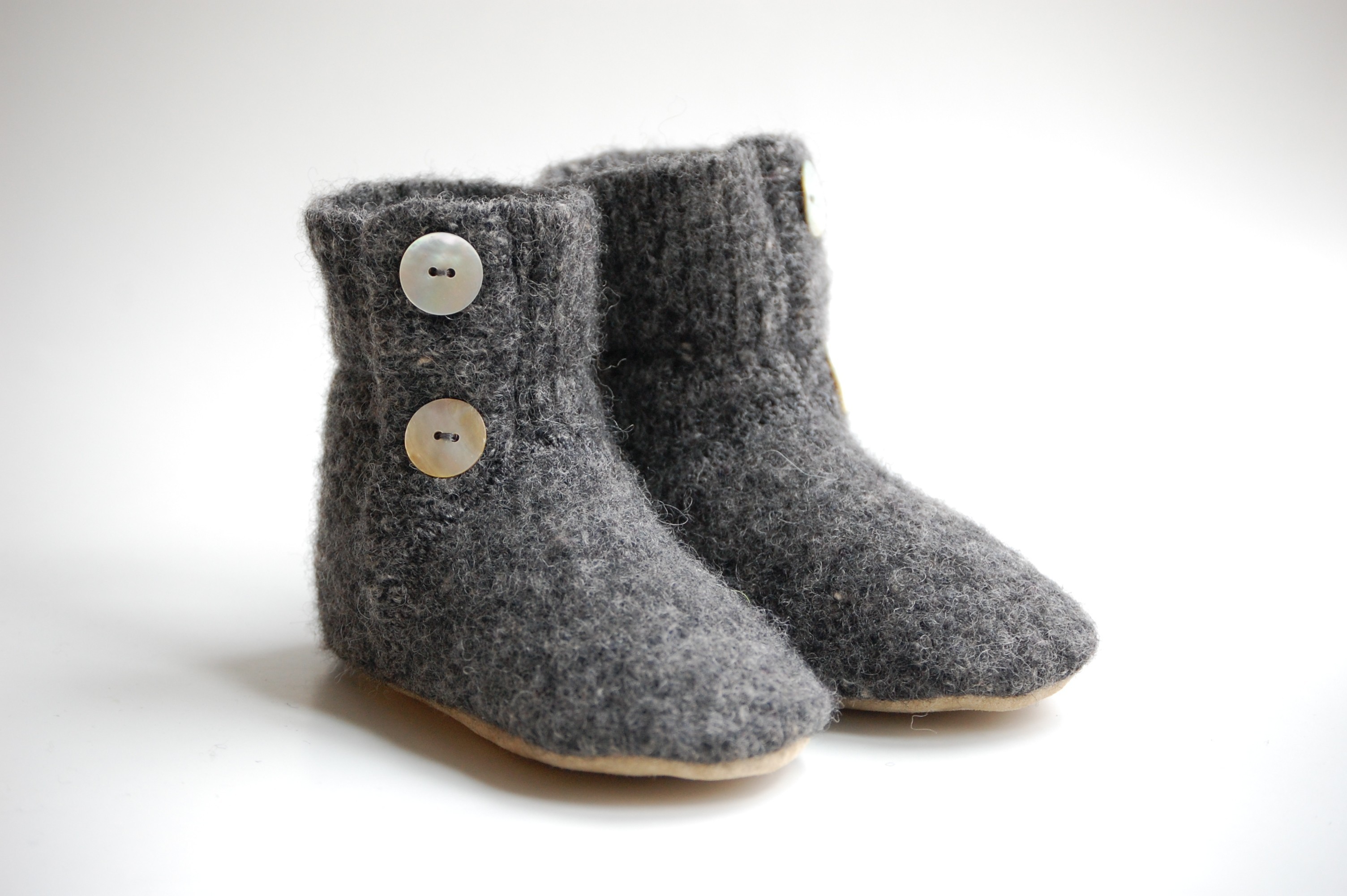 wooly baby, booties, baby, children, footwear, slippers, thelooksee