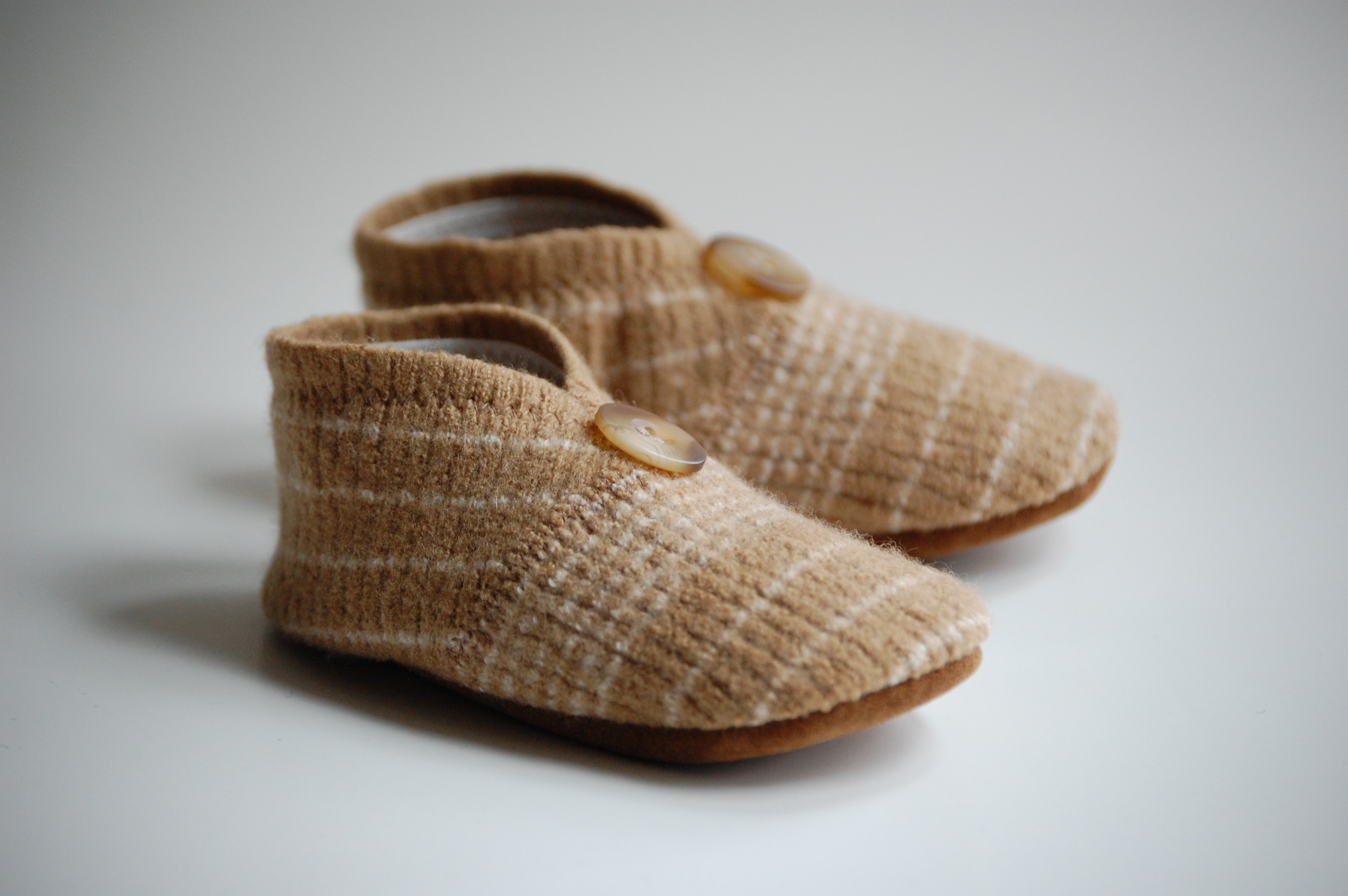 wooly baby, booties, baby, children, footwear, slippers, thelooksee