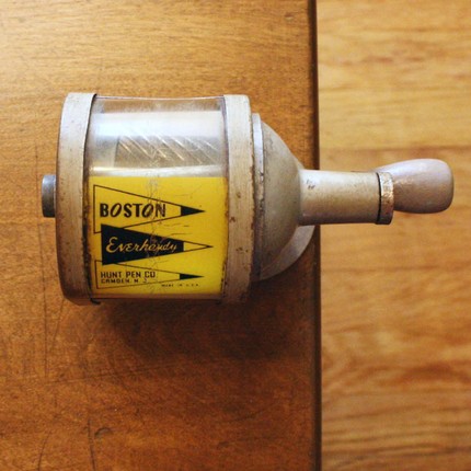 moxiethrift_pencil sharpener,  desk, office, shop, etsy, thelooksee