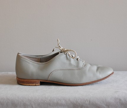 dear_golden_vintage_shoes.jpg