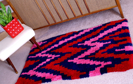 zigzag rug, vintage, bright, contrast, kcuz, etsy
